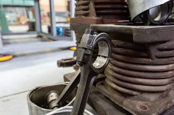 MOTOR YENİLEMEDE PİSTON SEÇİMİ: MAHLE 0385690 – PİSTON SET İLE MAKSİMUM KOMPRESYON